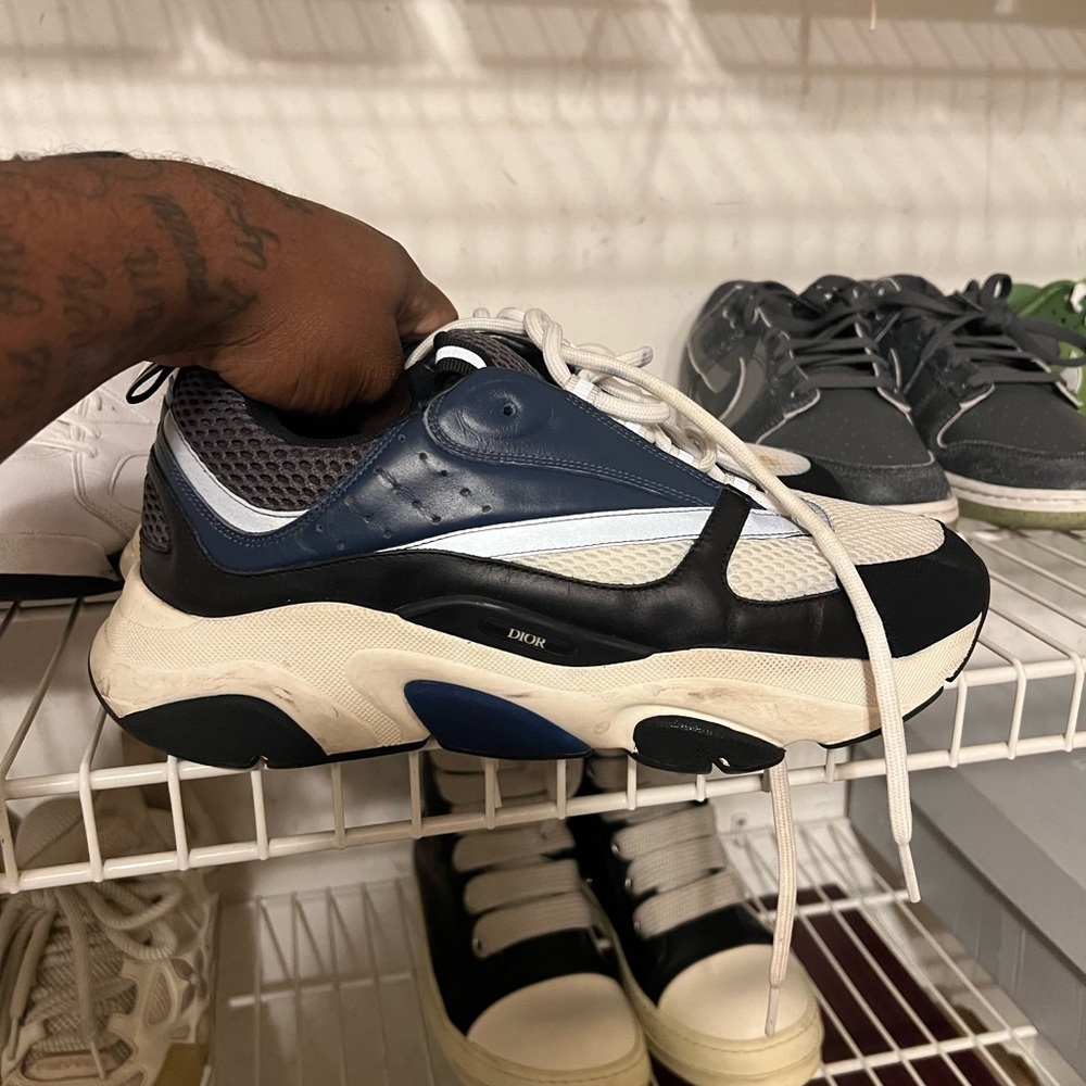 Dior b22